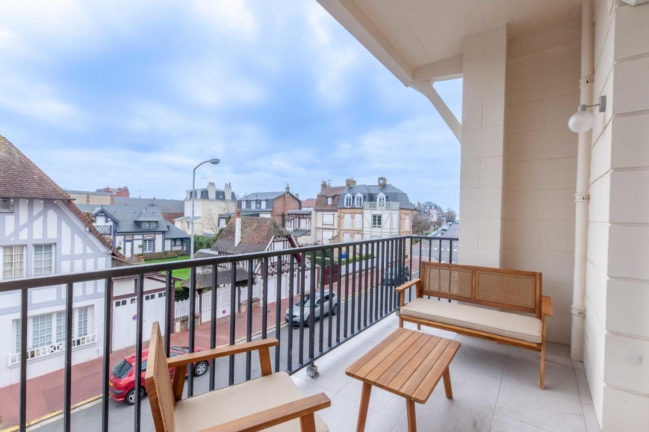 2-Bedroom Apartment With Balcony Near Hippodrome Deauville Exteriör bild