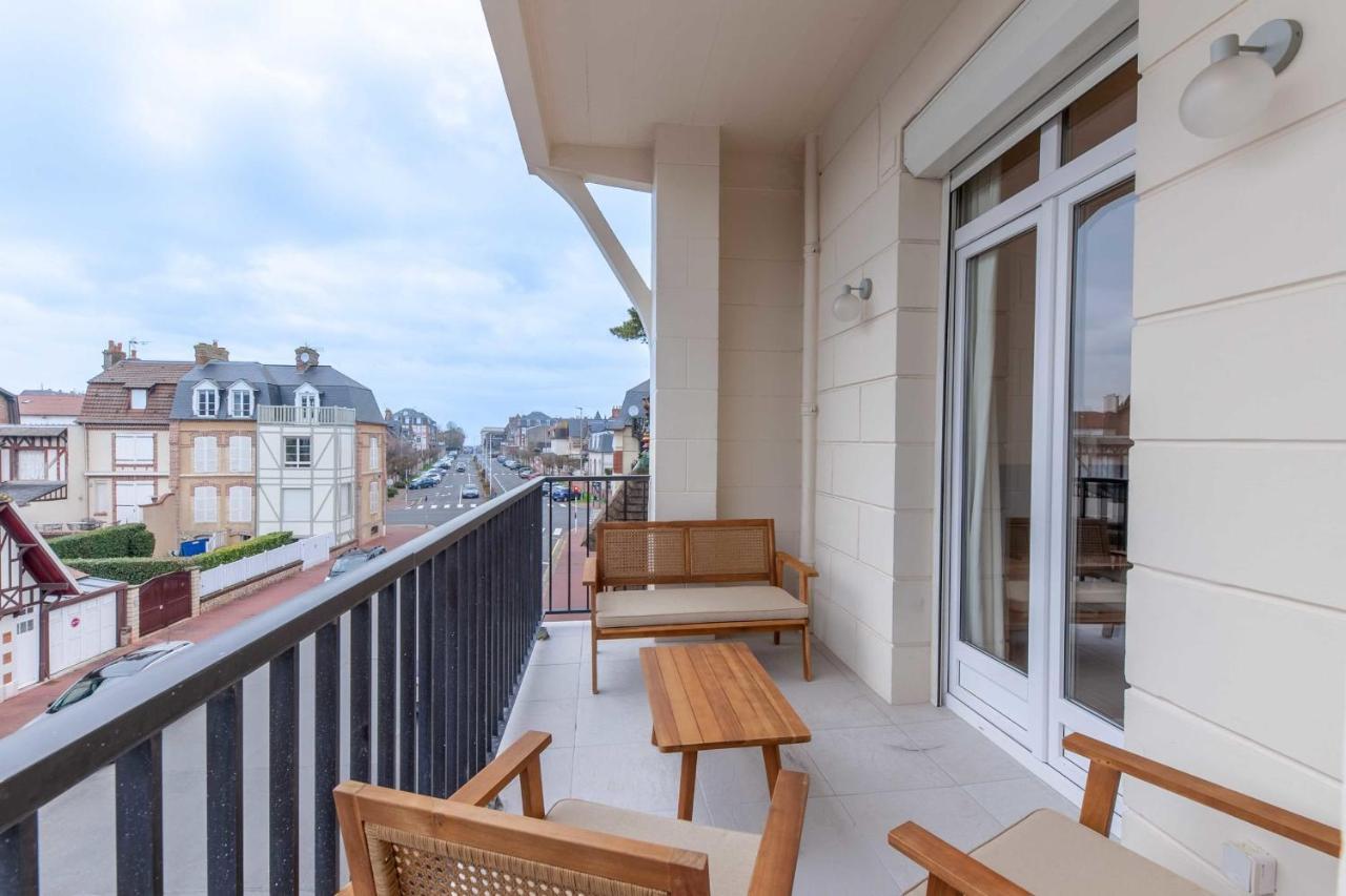 2-Bedroom Apartment With Balcony Near Hippodrome Deauville Exteriör bild